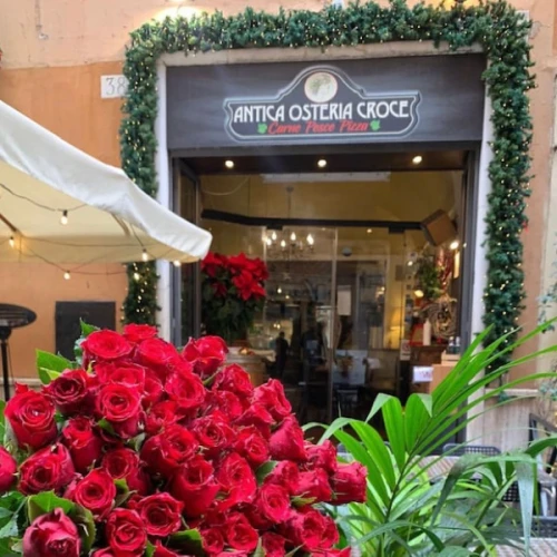 Trascorri il Capodanno 2024 all'Antica Osteria Croce in Piazza di Spagna a Roma